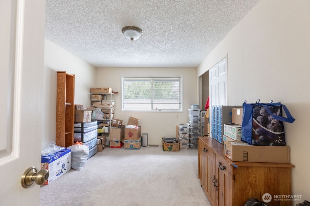 194 Sekiu Airport Road Sekiu, WA 98381 - Photo 17 of 40 a room with furniture and gym equipment