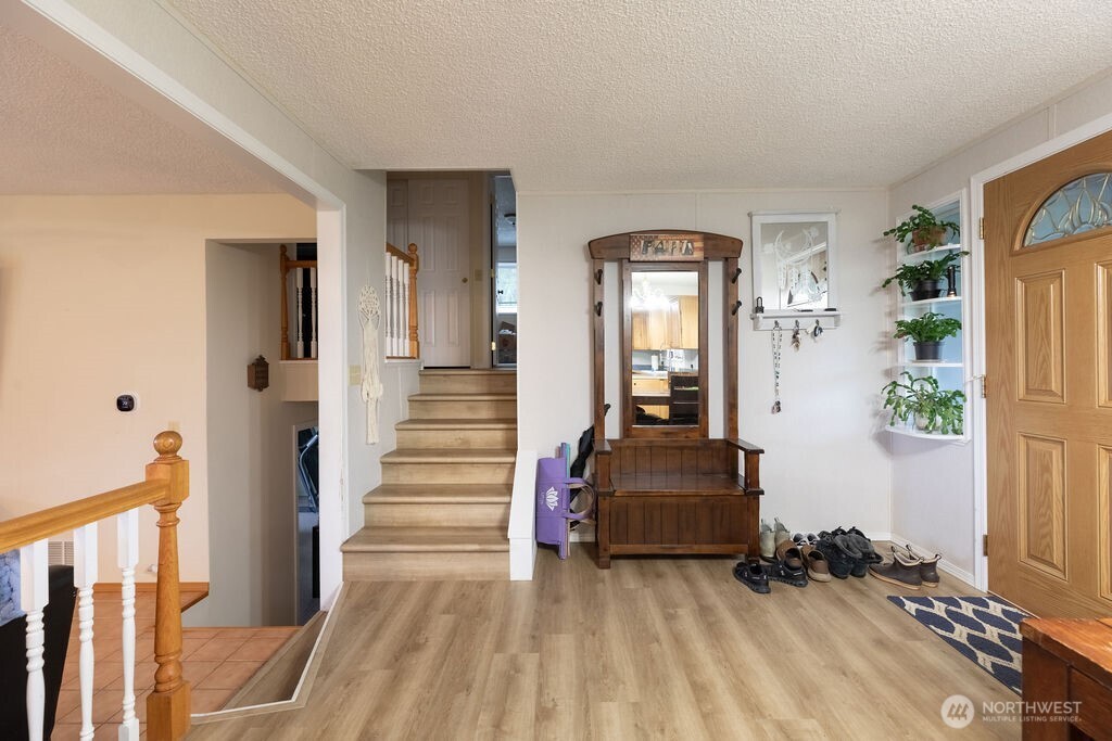 194 Sekiu Airport Road Sekiu, WA 98381 - Photo 28 of 40 a living room with furniture and a window
