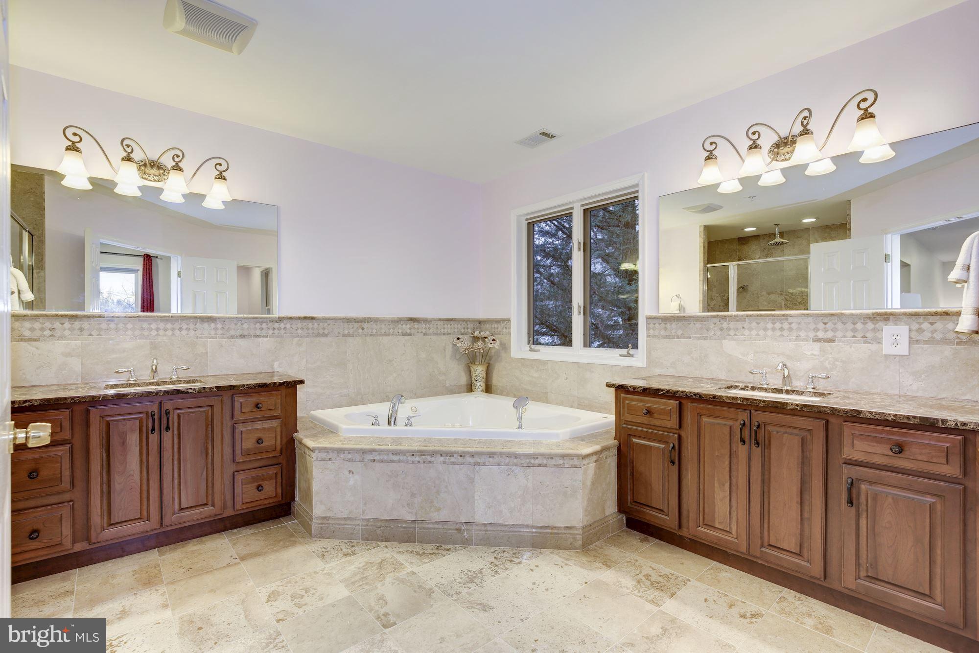 11120 Midvale Road Kensington, MD 20895 - Photo 16 of 30 Bath (Master)