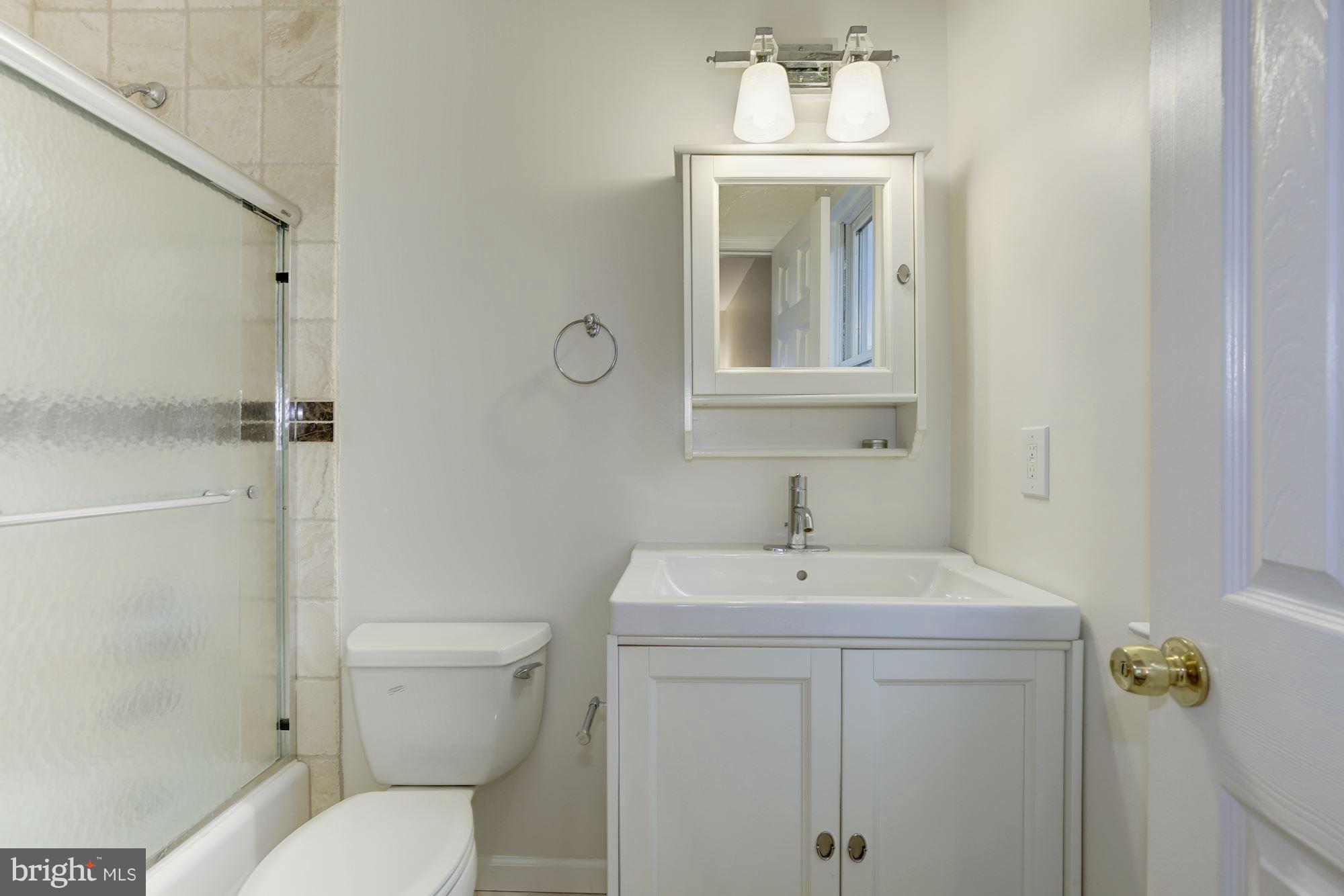 11120 Midvale Road Kensington, MD 20895 - Photo 27 of 30 Bath
