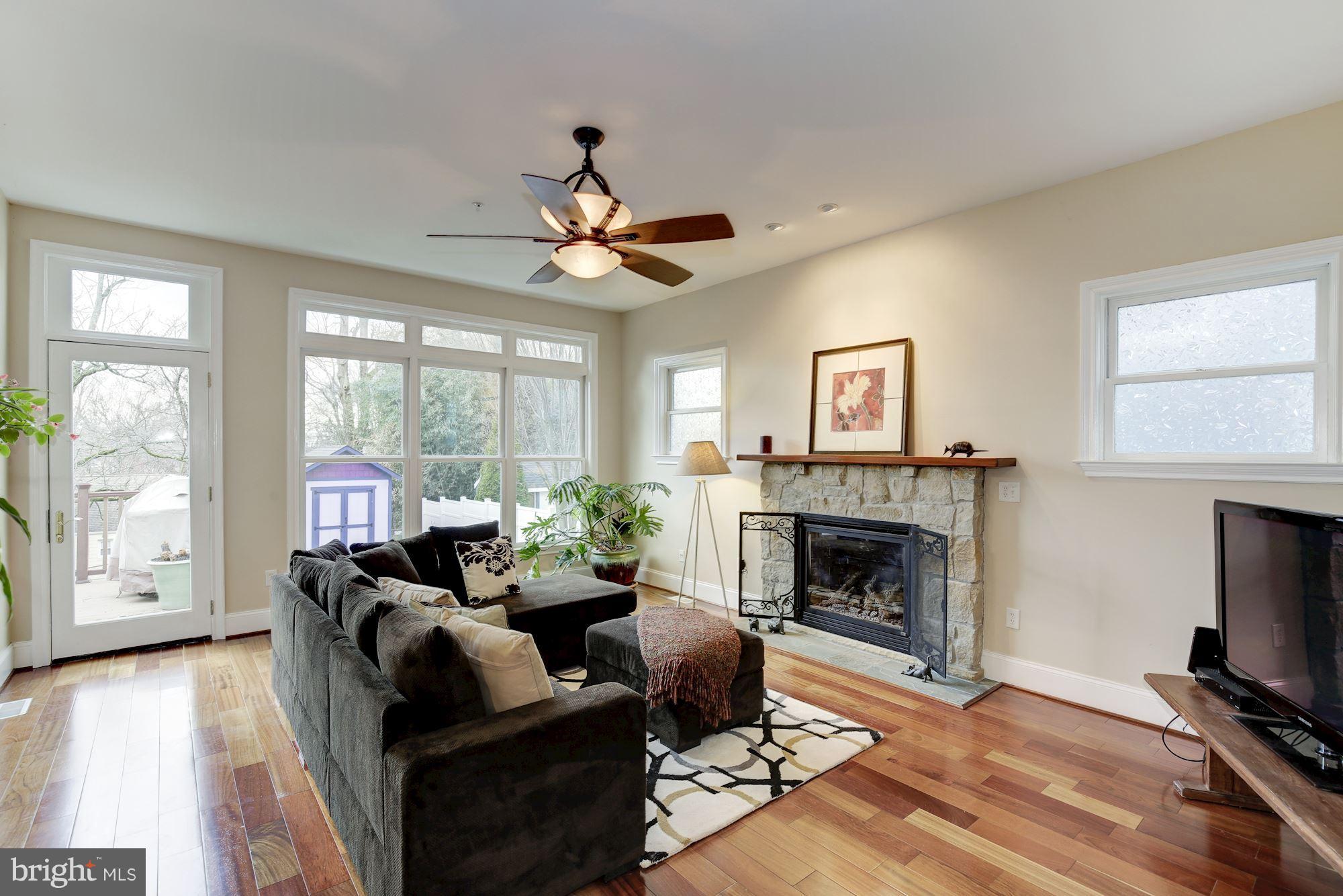 11120 Midvale Road Kensington, MD 20895 - Photo 4 of 30 Family Room