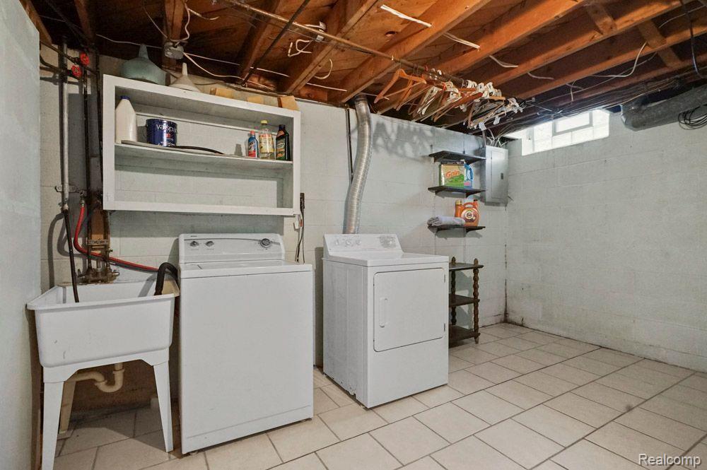 32189 Ruehle Avenue Warren, MI 48093 - Photo 22 of 26 Laundry room in basement