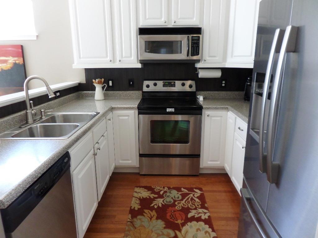 103 Liberty Court Oak Ridge, TN 37830 - Photo 3 of 27 kitchen