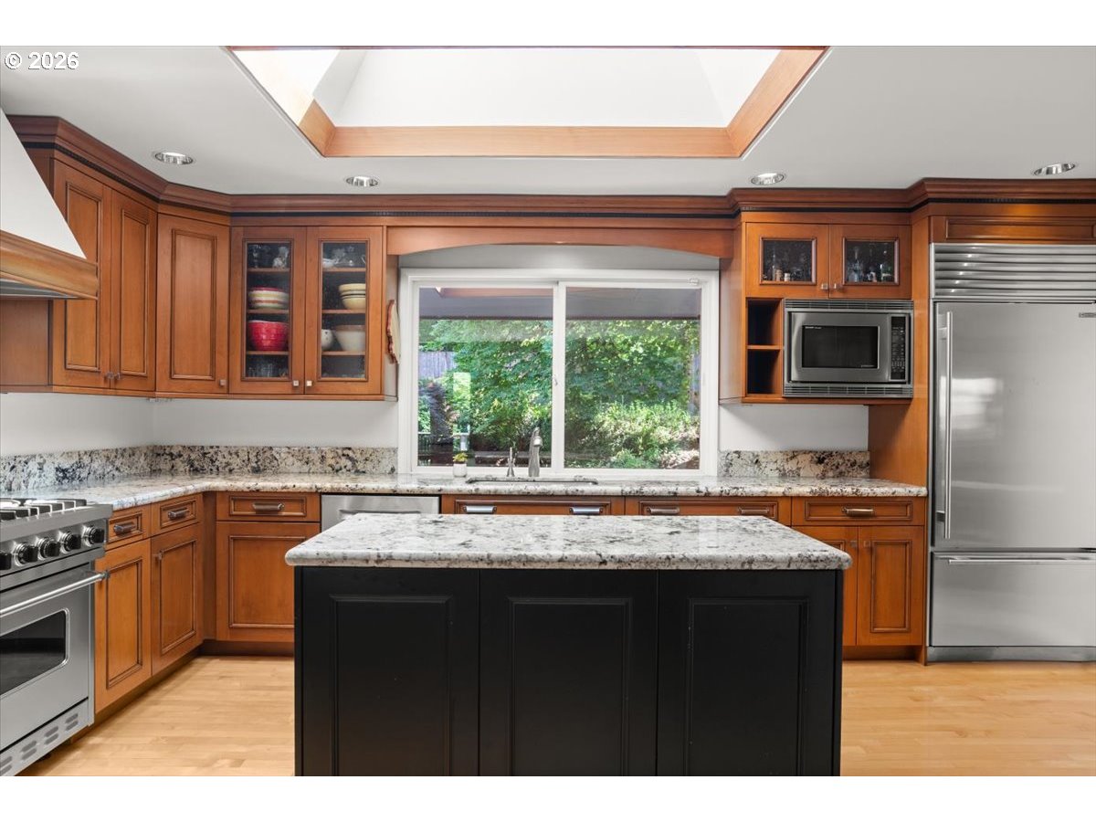 1530 Southwest Mitchell Lane Portland, OR 97239 - Photo 10 of 39 Gallery Image 10