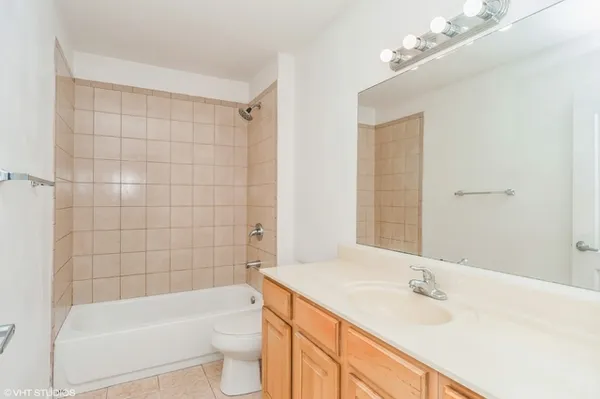 $189,900 | 3447 Ridgeland Avenue, Unit 103, Berwyn, IL 60402