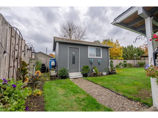 $385,000 | 2440 Vallejo Street Northeast, Salem, OR 97301