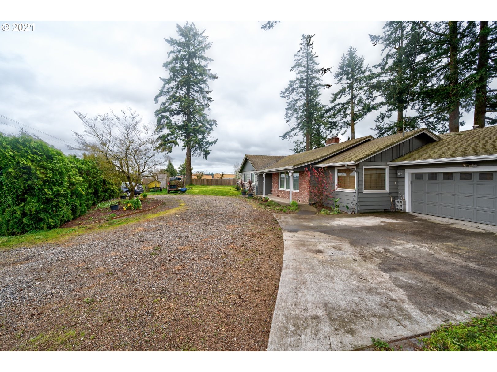 5674 Hazelgreen Road Northeast Salem, OR 97305 - Photo 2 of 29 Gallery Image 2