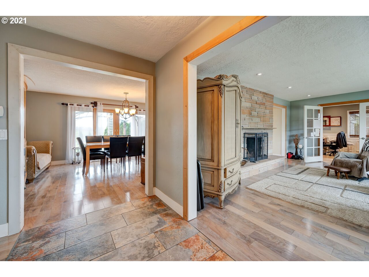 5674 Hazelgreen Road Northeast Salem, OR 97305 - Photo 11 of 29 Gallery Image 11