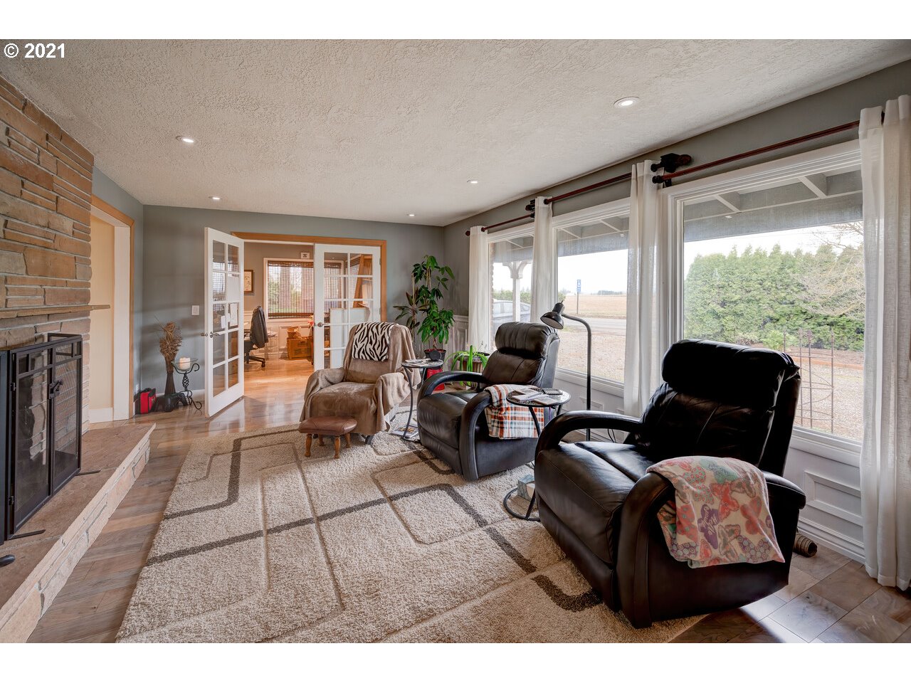 5674 Hazelgreen Road Northeast Salem, OR 97305 - Photo 14 of 29 Gallery Image 14