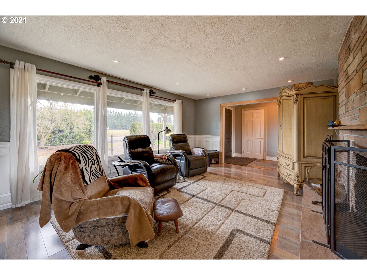 5674 Hazelgreen Road Northeast Salem, OR 97305 - Photo 15 of 29 Gallery Image 15