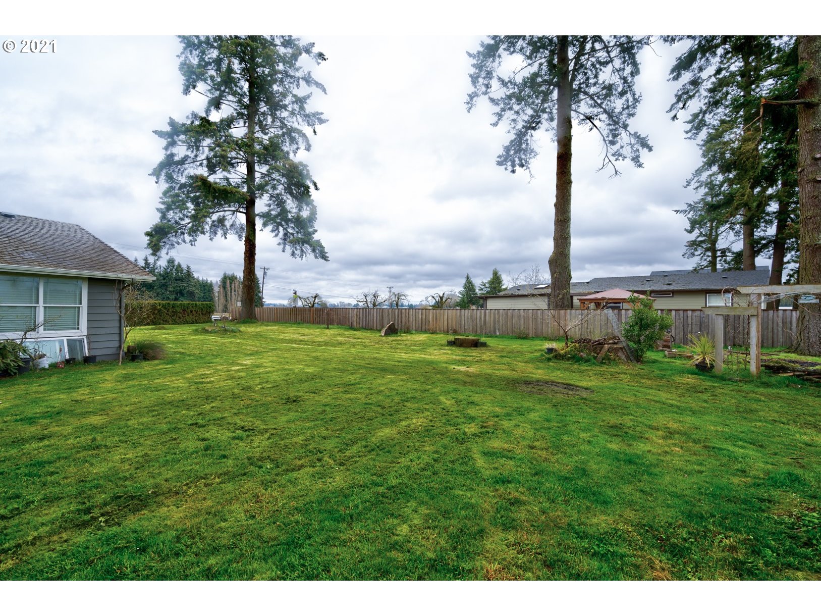 5674 Hazelgreen Road Northeast Salem, OR 97305 - Photo 3 of 29 Gallery Image 3