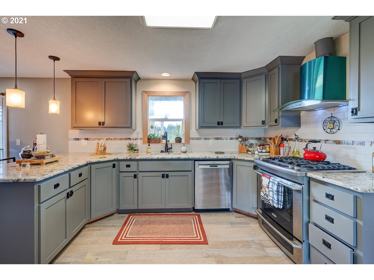 5674 Hazelgreen Road Northeast Salem, OR 97305 - Photo 21 of 29 Gallery Image 21
