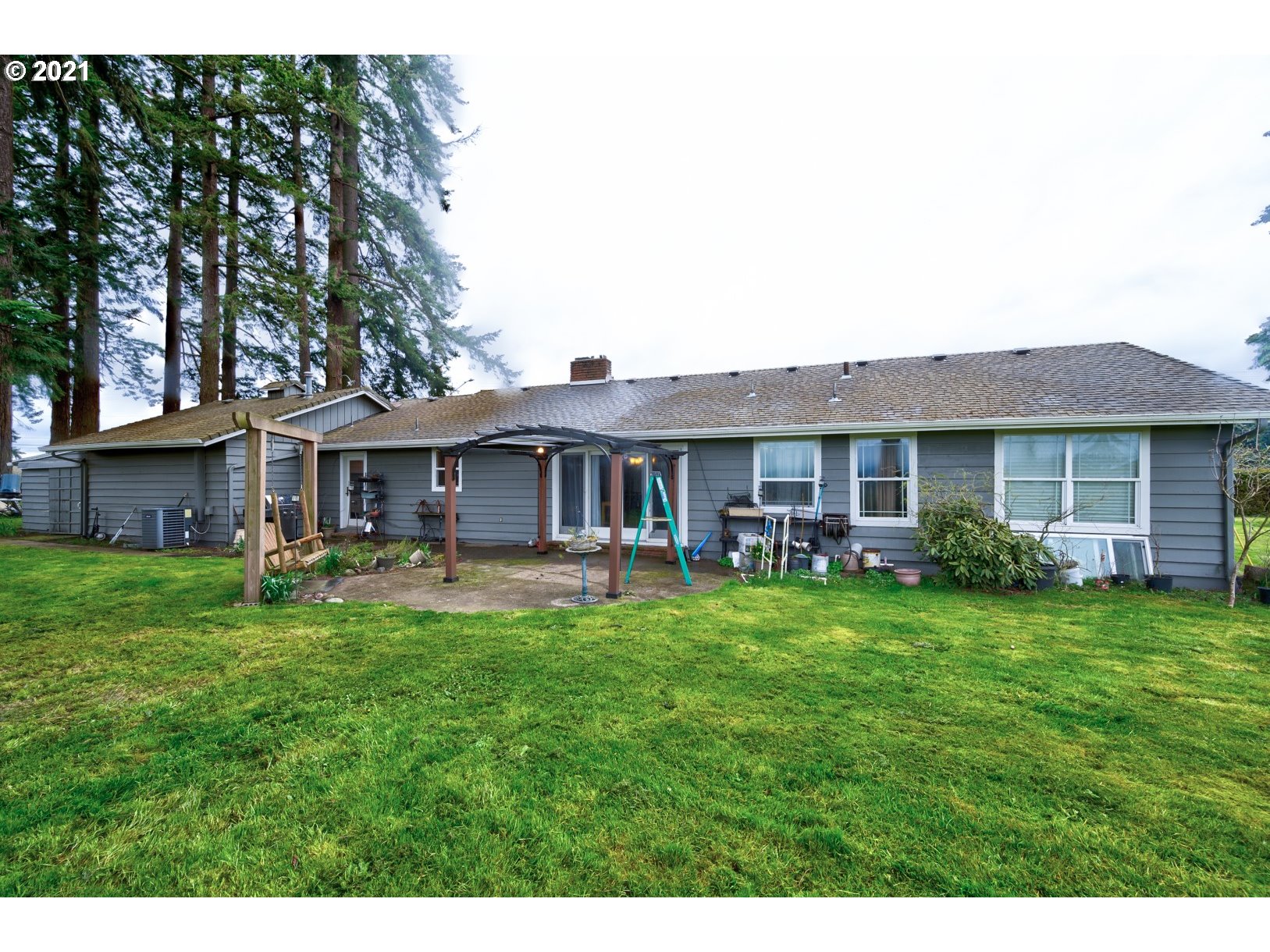 5674 Hazelgreen Road Northeast Salem, OR 97305 - Photo 4 of 29 Gallery Image 4