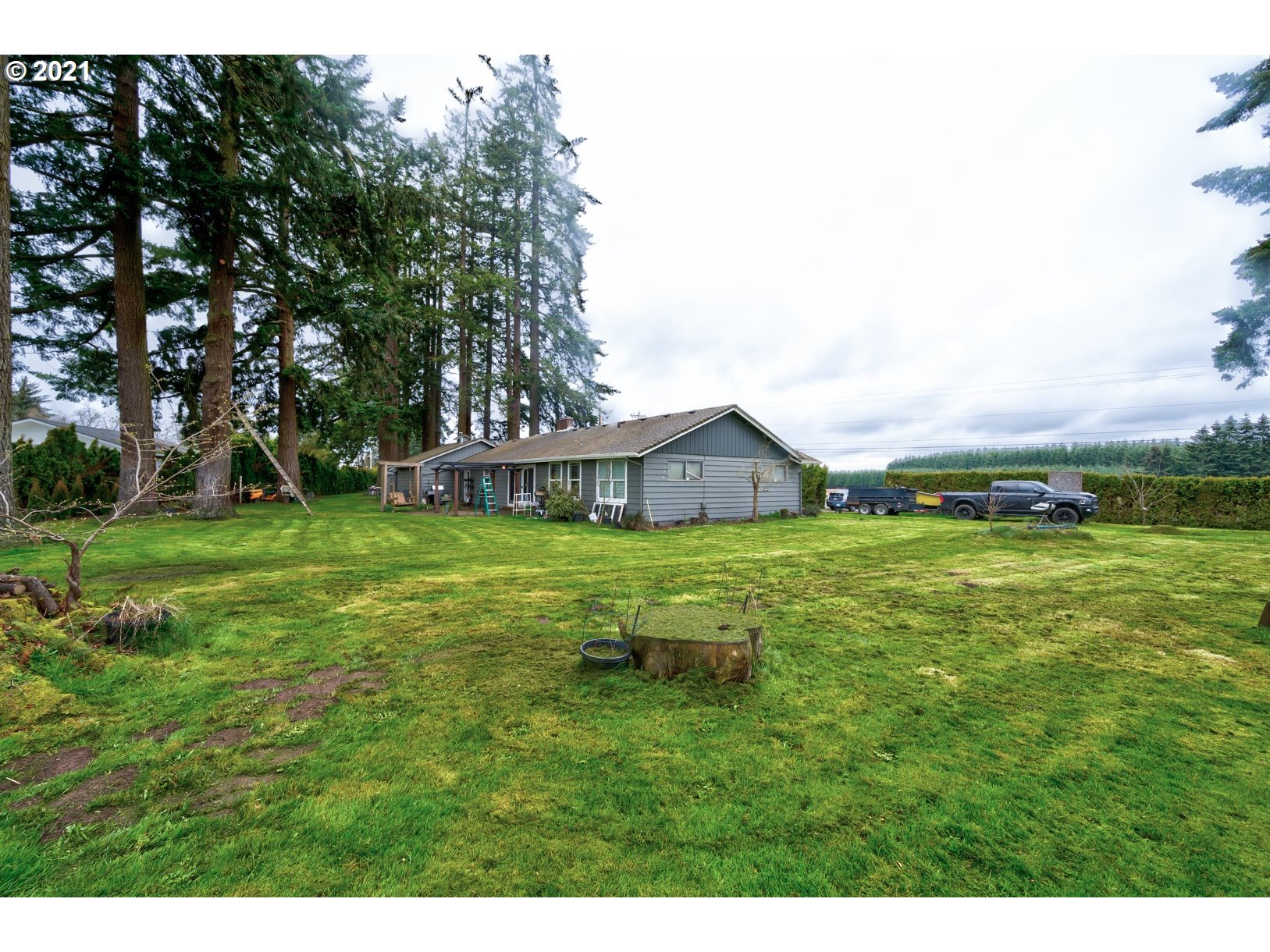 5674 Hazelgreen Road Northeast Salem, OR 97305 - Photo 5 of 29 Gallery Image 5