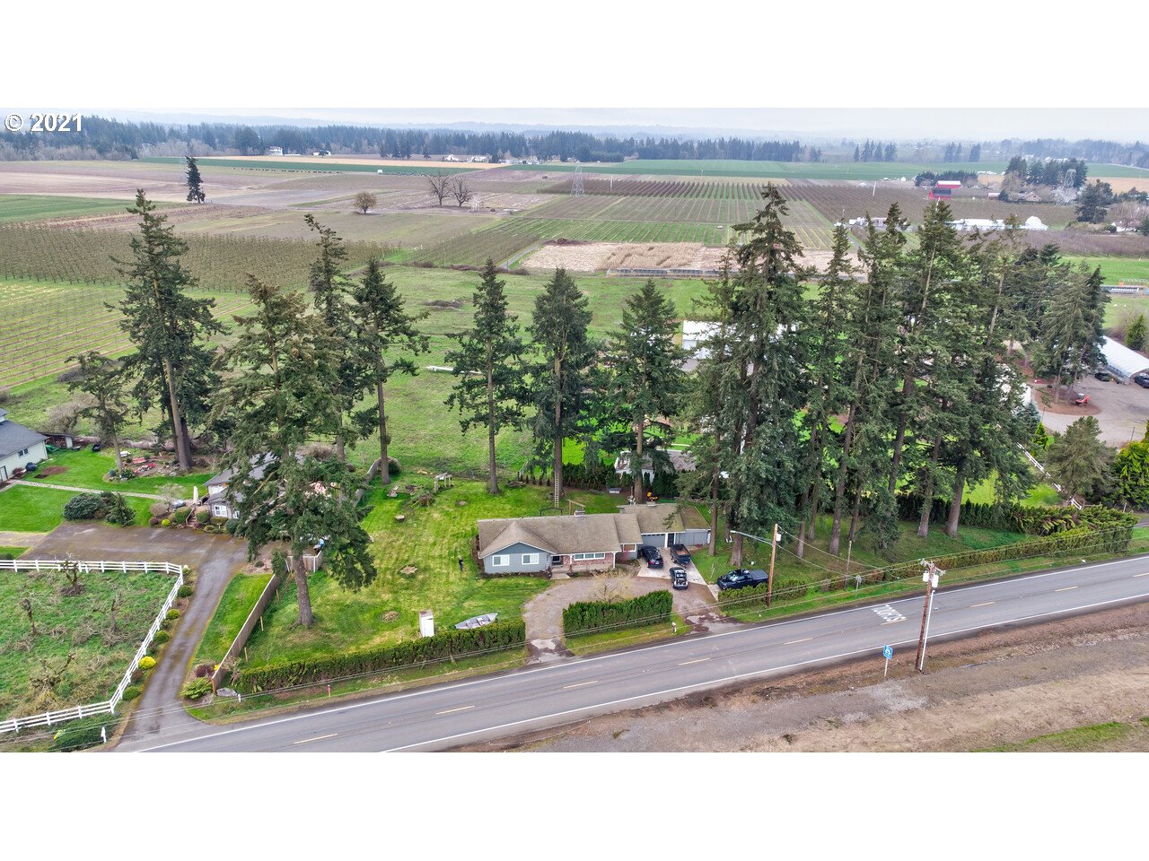 5674 Hazelgreen Road Northeast Salem, OR 97305 - Photo 10 of 29 Gallery Image 10