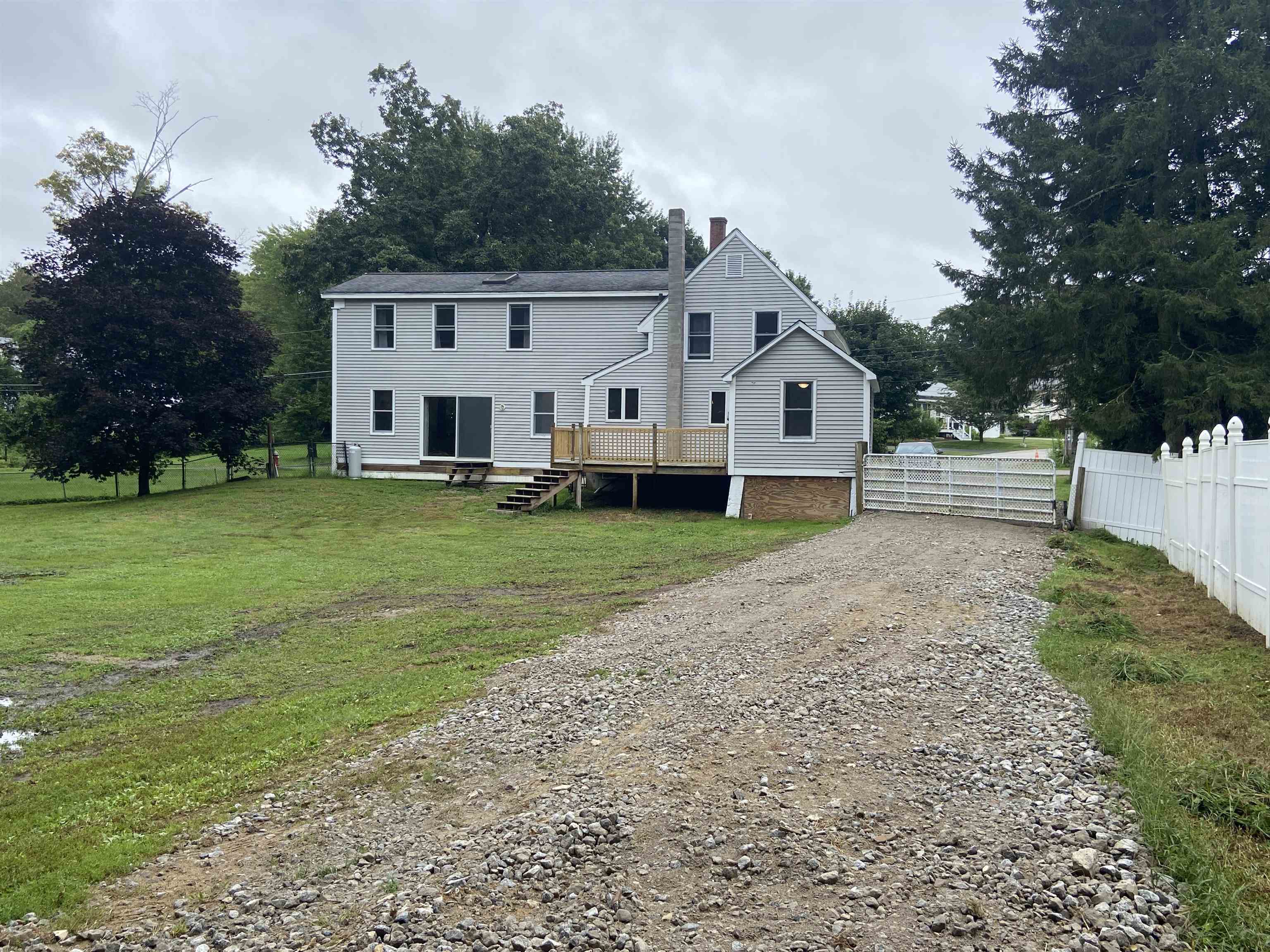 41 St Laurent Street Epping, NH 03042 - Photo 2 of 36