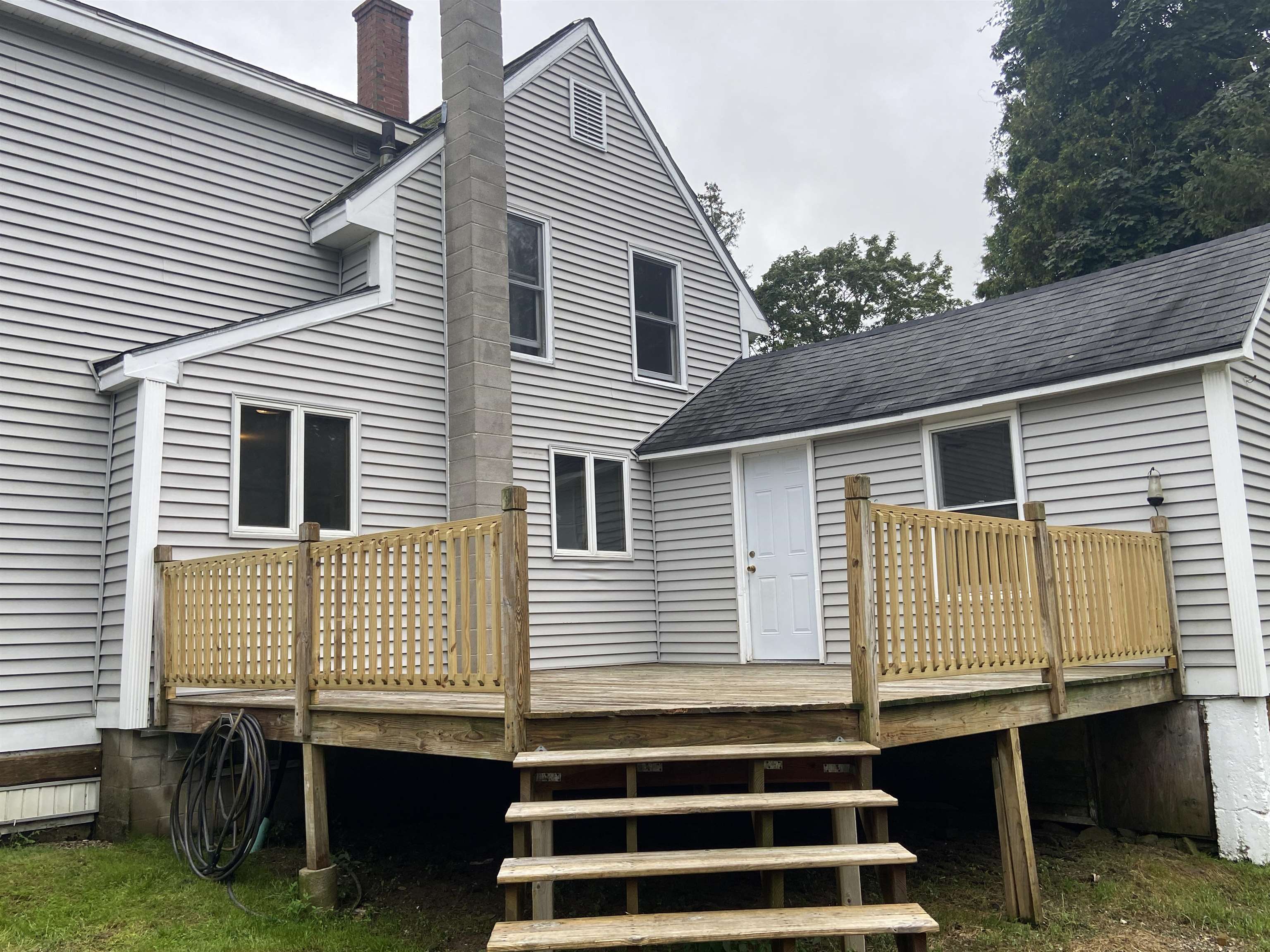 41 St Laurent Street Epping, NH 03042 - Photo 9 of 36