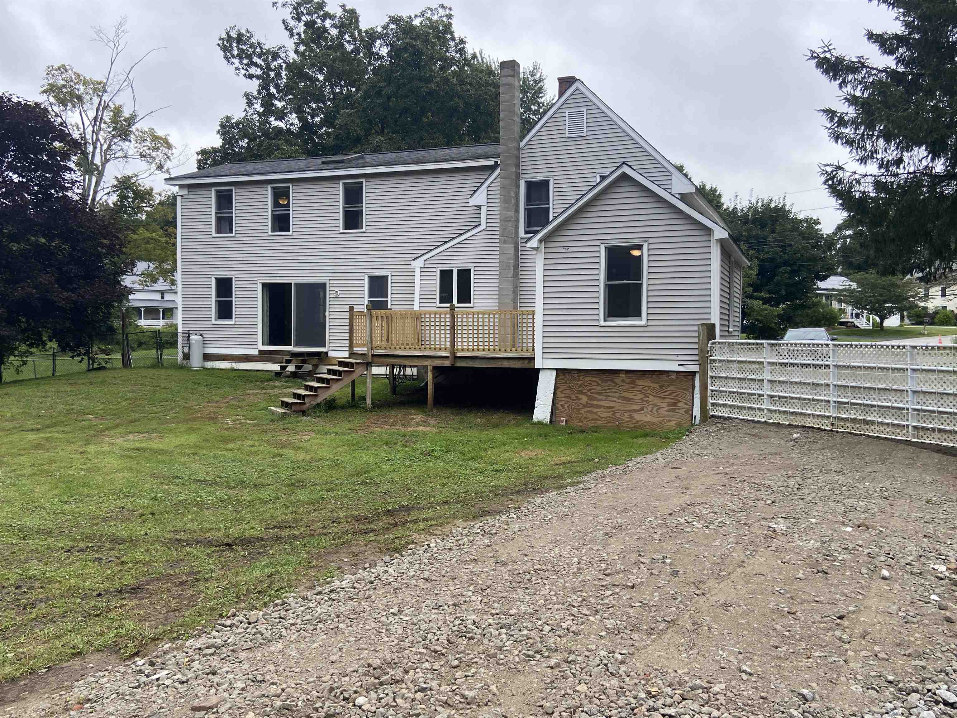 41 St Laurent Street Epping, NH 03042 - Photo 10 of 36