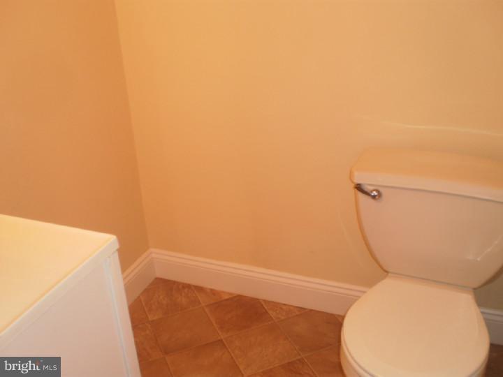 2905 Kutztown Road Reading, PA 19605 - Photo 15 of 20 Half Bath