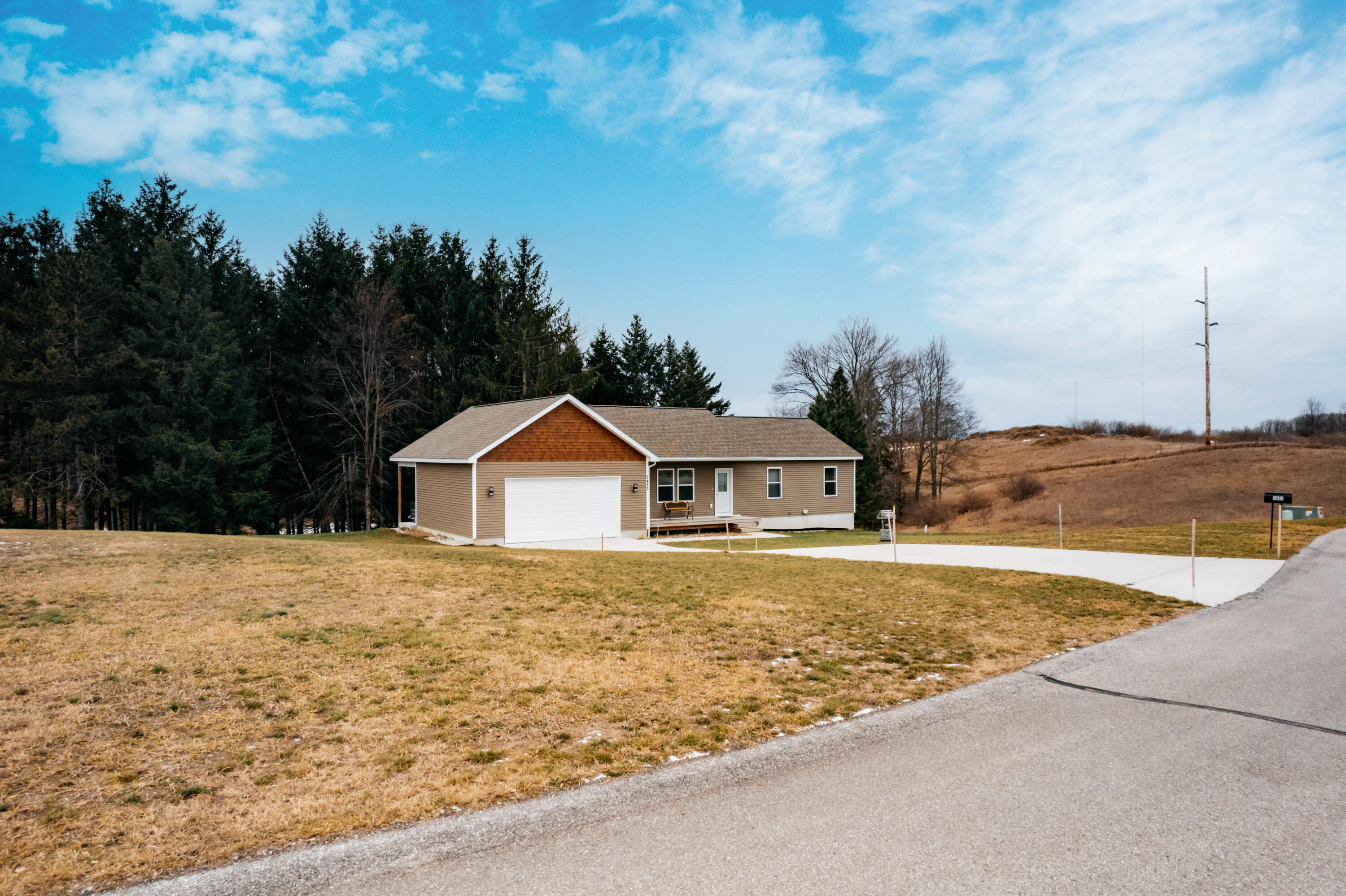 2453 Tyler Hills Drive Traverse City, MI 49685 - Photo 3 of 39 Tyler_Hills_36