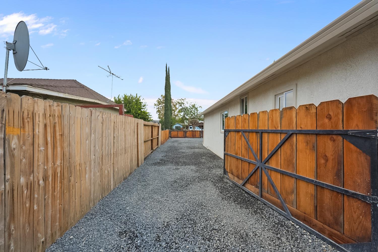 1715 Dallas Street Modesto, CA 95358 - Photo 25 of 35