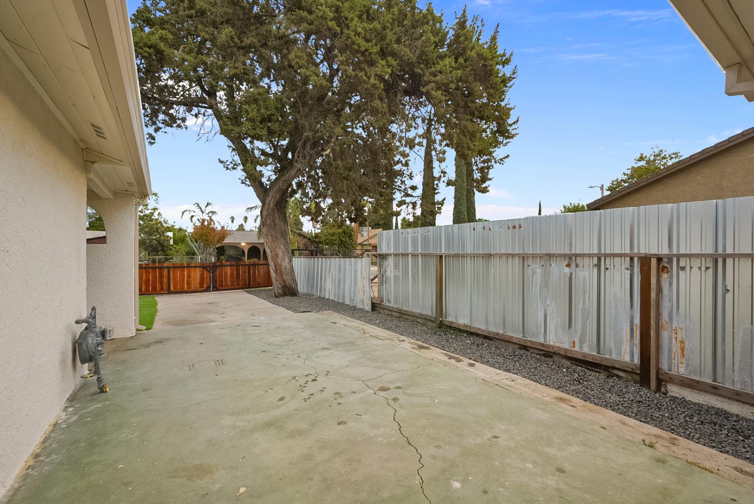 1715 Dallas Street Modesto, CA 95358 - Photo 32 of 35 a view of a backyard