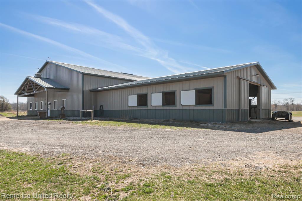 5600 Pingree Road Howell, MI 48843 - Photo 16 of 52