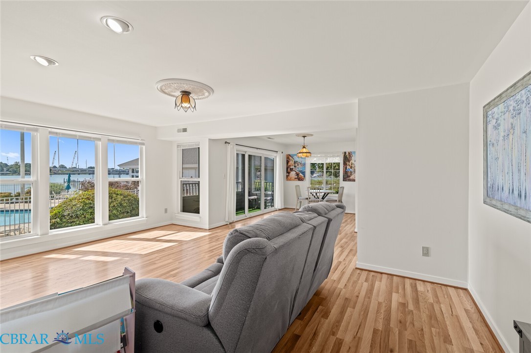 210 Dockside Drive Hampton, VA 23669 - Photo 5 of 40