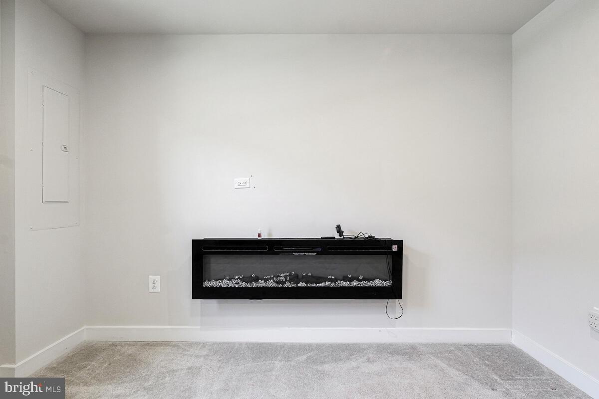 14934 Ring House Road Brandywine, MD 20613 - Photo 8 of 34 a view of fireplace in room