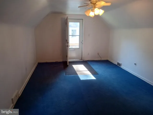 a view of empty room with window