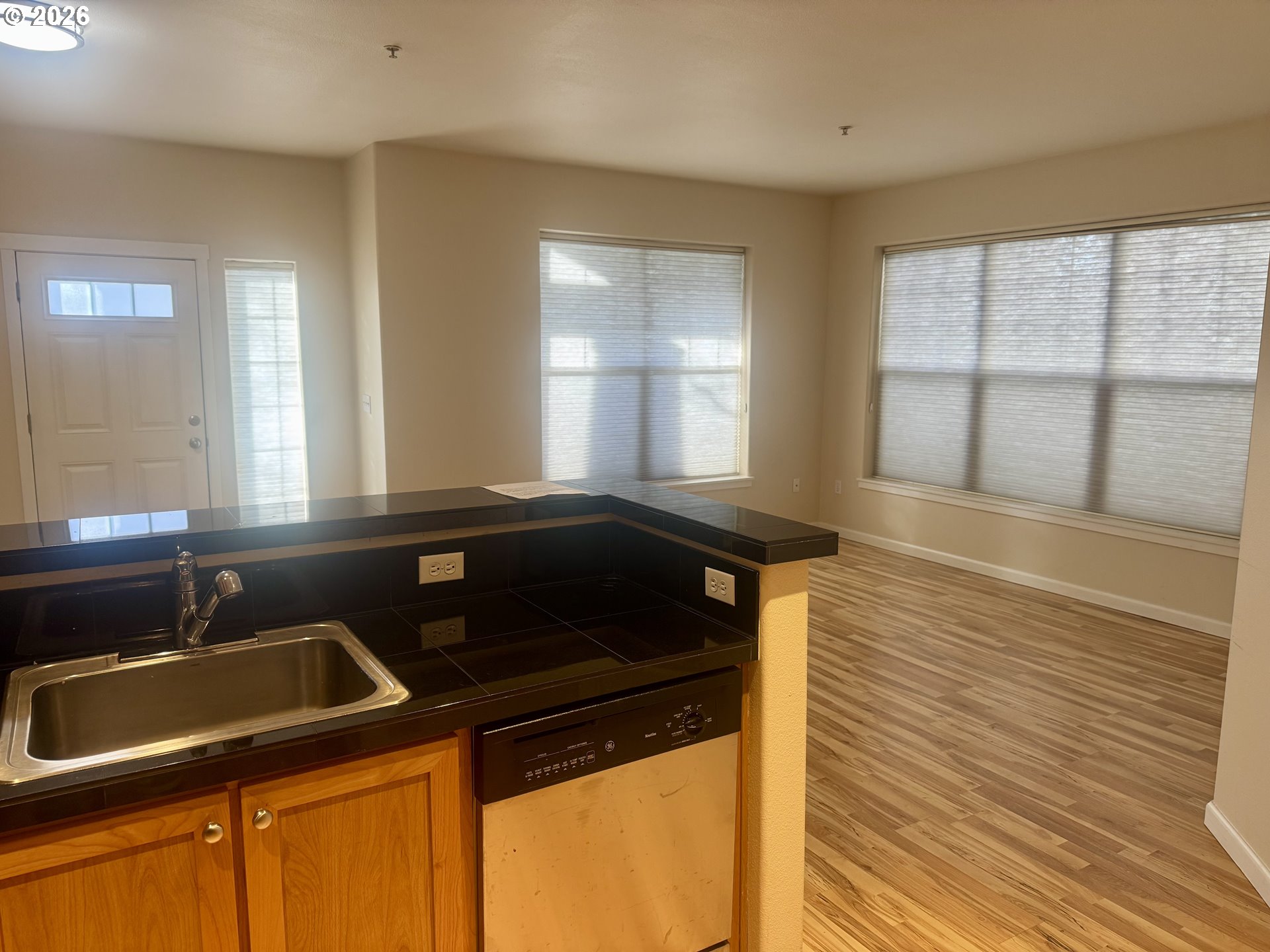 1010 Southwest 170th Avenue, Unit 101 Beaverton, OR 97003 - Photo 7 of 12