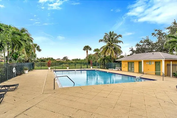 $1,700 | 1408 Meadows Circle West, Unit 1408, Boynton Beach, FL 33436