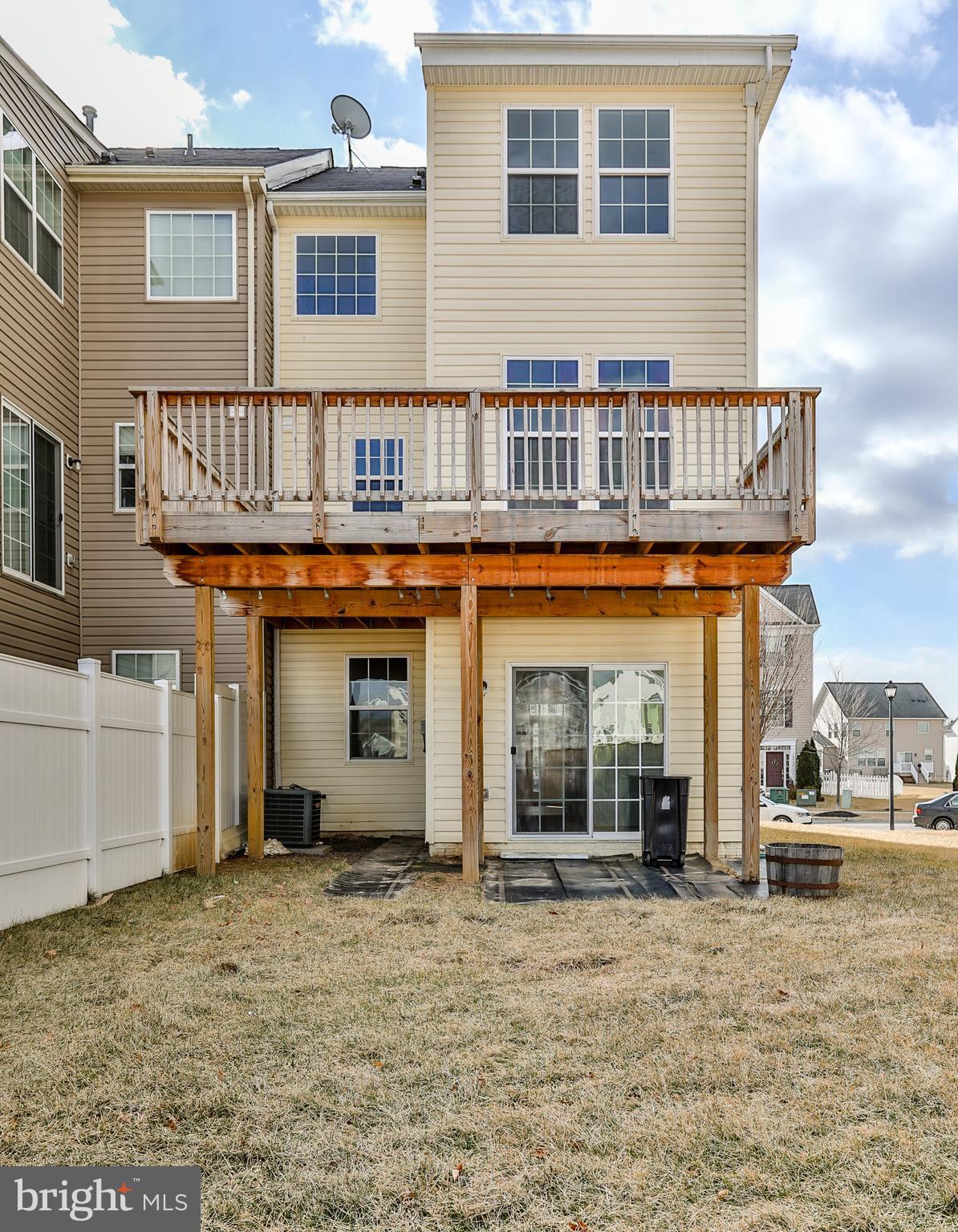 Exterior (Rear)