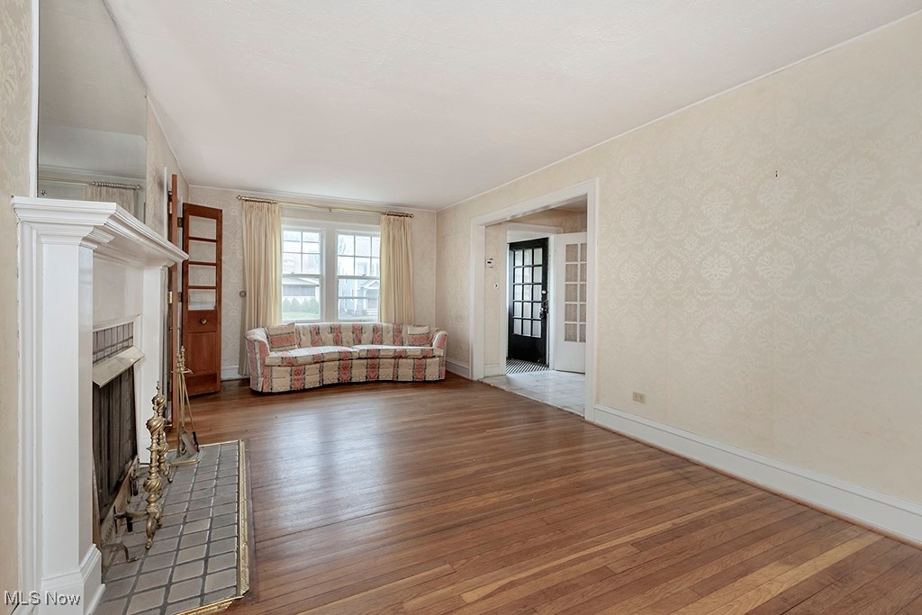 3336 Dellwood Road Cleveland, OH 44118 - Photo 4 of 42