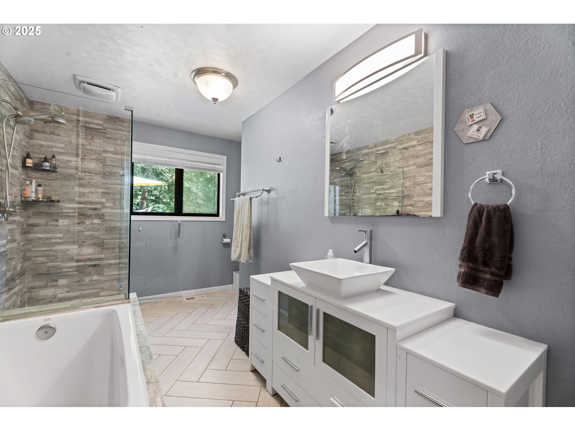 35650 Southeast Barnum Road Sandy, OR 97055 - Photo 27 of 35 a bathroom with a sink and a mirror