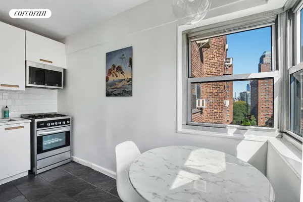 $400,000 | 235 Adams Street, Unit 9K | Downtown Brooklyn