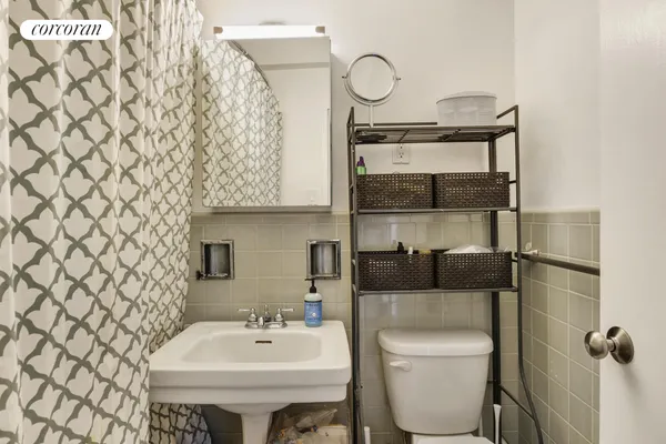 $400,000 | 235 Adams Street, Unit 9K | Downtown Brooklyn