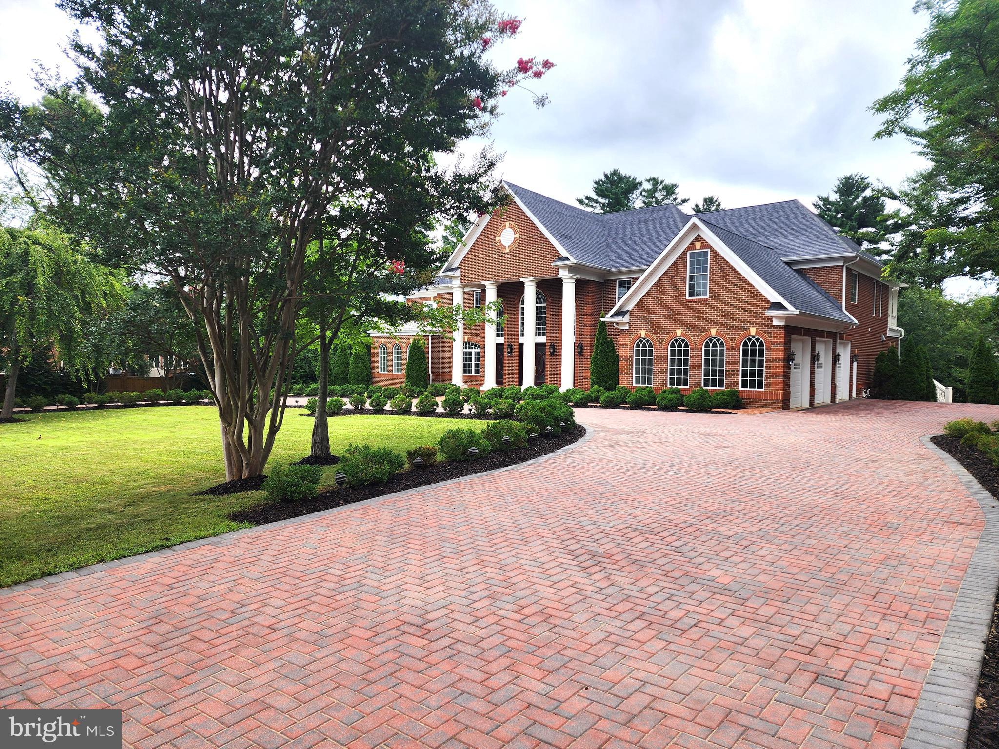 3617 Chain Bridge Road Fairfax, VA 22030 - Photo 6 of 83 Circular Driveway - from right side gate