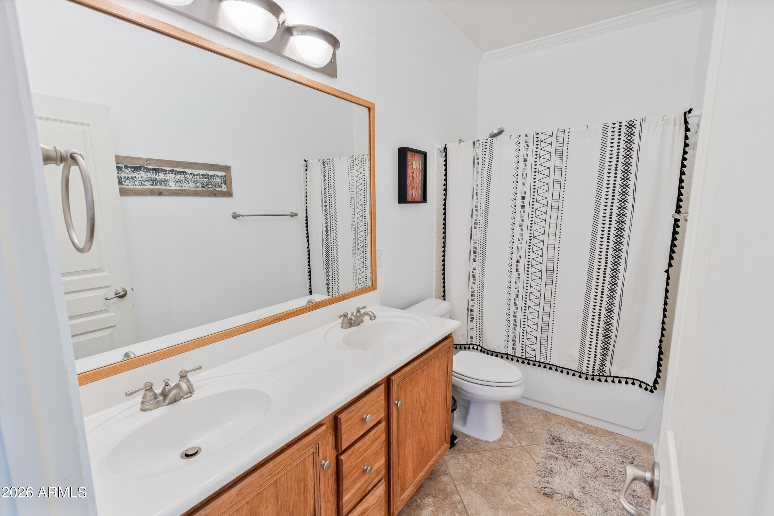 6530 West Bent Tree Drive Phoenix, AZ 85083 - Photo 26 of 42 Dual Vanities