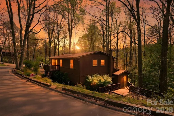 $599,900 | 806 Dogwood, Boone, NC 28607