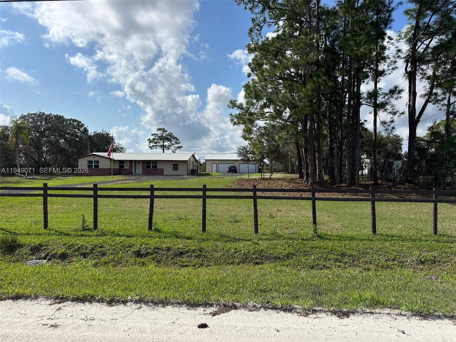 3709 Grand Concourse Sebring, FL 33875 - Photo 5 of 74