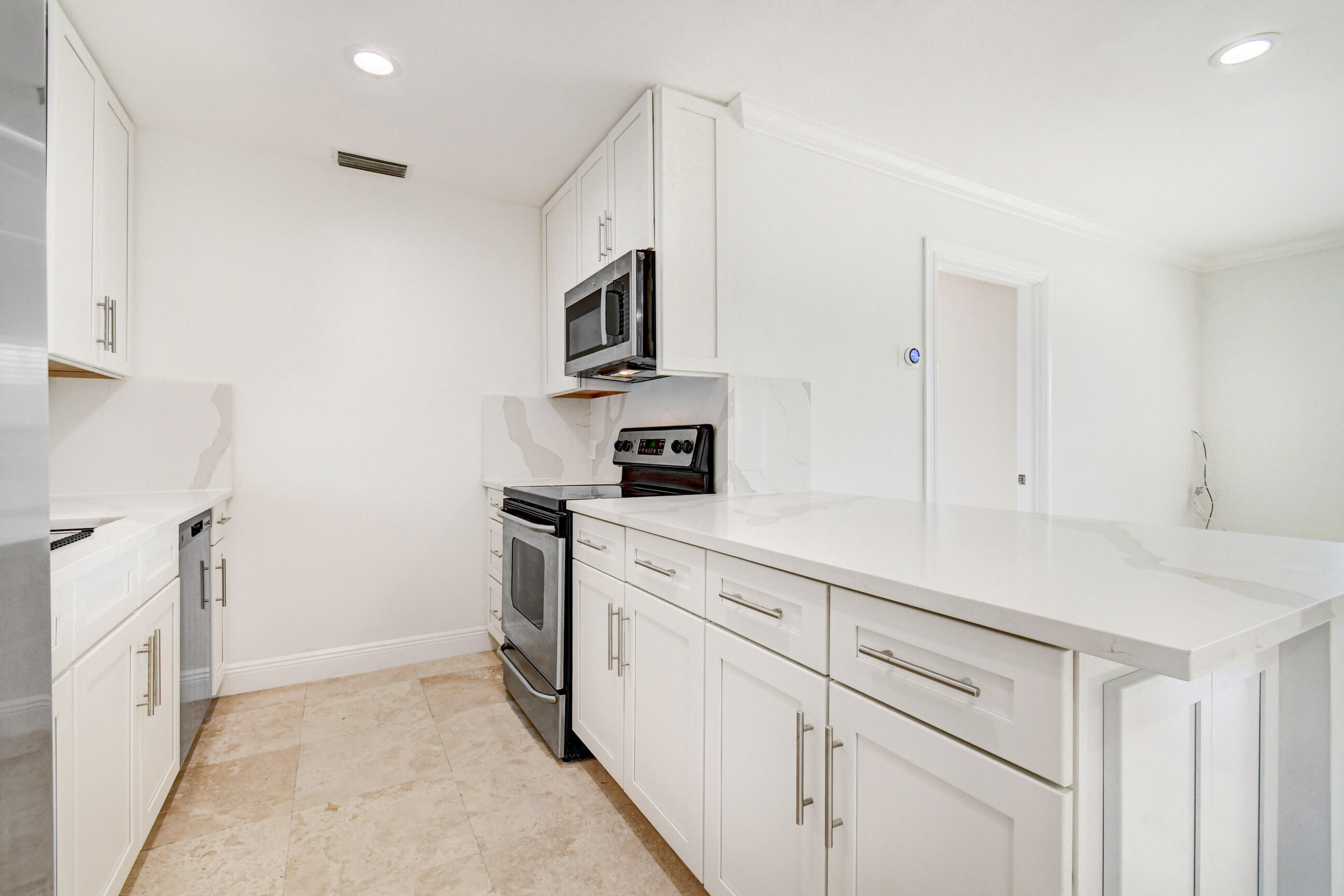 15021 Jackson Road Delray Beach, FL 33484 - Photo 8 of 35 Kitchen