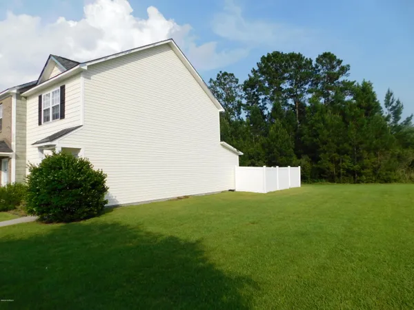 $1,195 | 100 Streamwood Drive, Jacksonville, NC 28546