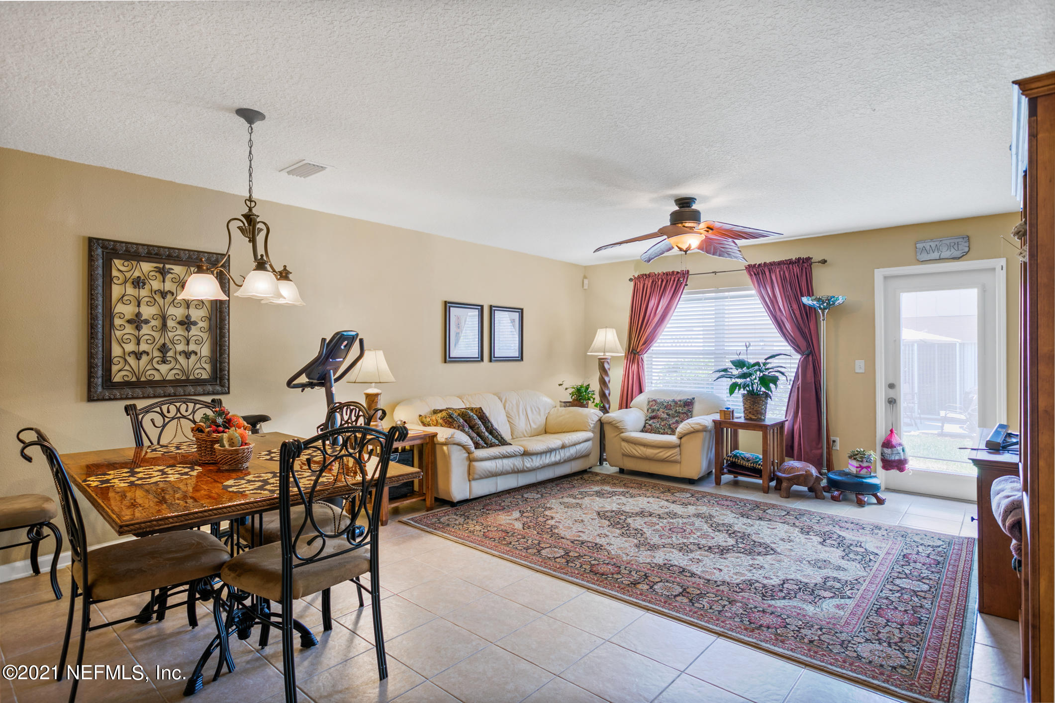 6700 Bowden Road, Unit 1004 Jacksonville, FL 32216 - Photo 8 of 33 Family Room