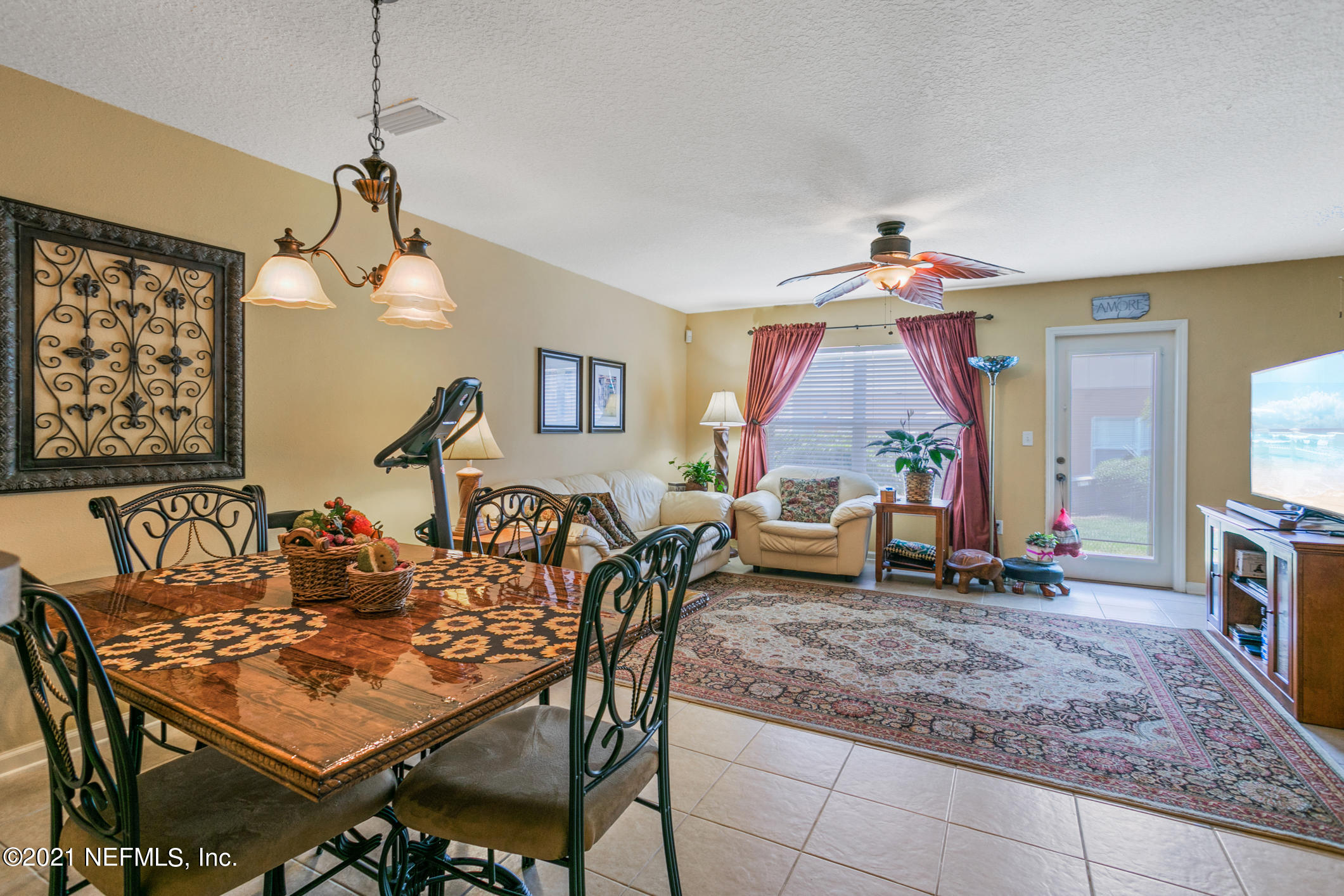 6700 Bowden Road, Unit 1004 Jacksonville, FL 32216 - Photo 9 of 33 Family Room