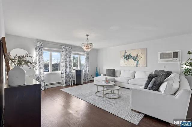 $2,500 | 557 Market Street, Elmwood Park, NJ 07407