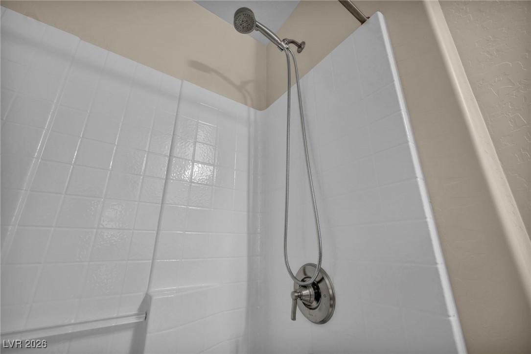 356 Aqua Springs Road Las Vegas, NV 89148 - Photo 33 of 39 Bathroom view of tiled shower