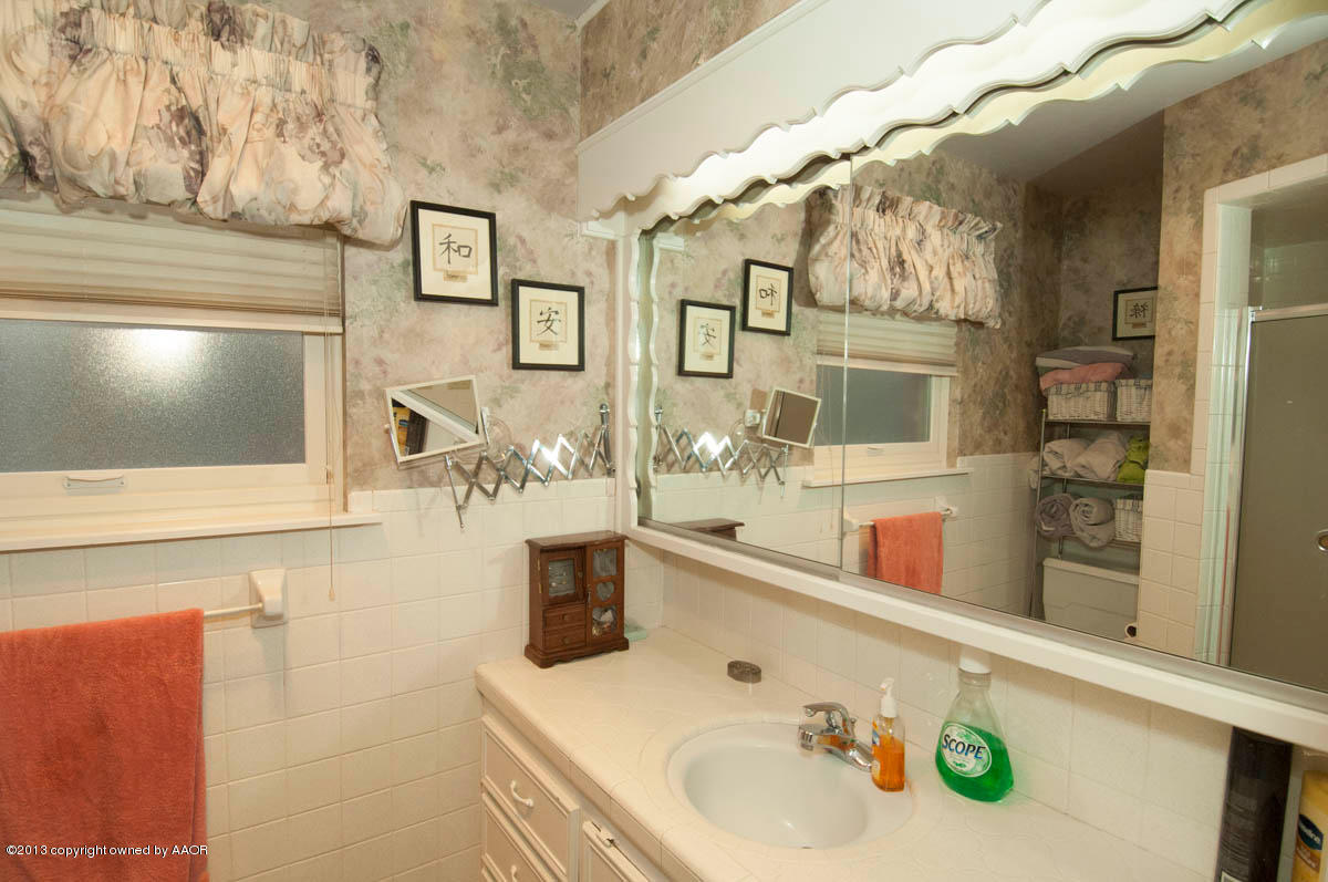 3707 Kingston Road Amarillo, TX 79109 - Photo 20 of 35 MASTER BATH VIEW 2