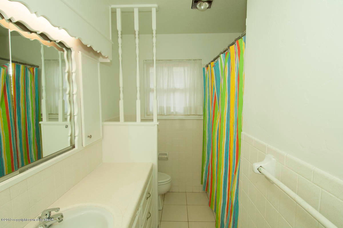 3707 Kingston Road Amarillo, TX 79109 - Photo 25 of 35 BATHROOM 2 VIEW 2