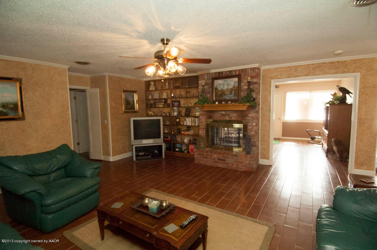 3707 Kingston Road Amarillo, TX 79109 - Photo 6 of 35 LIVING VIEW 3